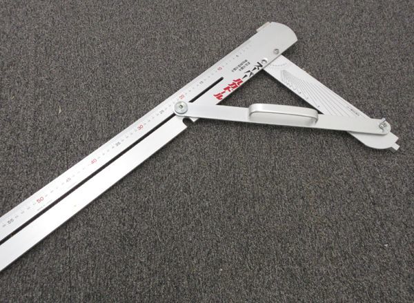 送料220円(税込)■xf367■スーパーハカドール 角度自在形丸鋸ガイド定規【シンオク】