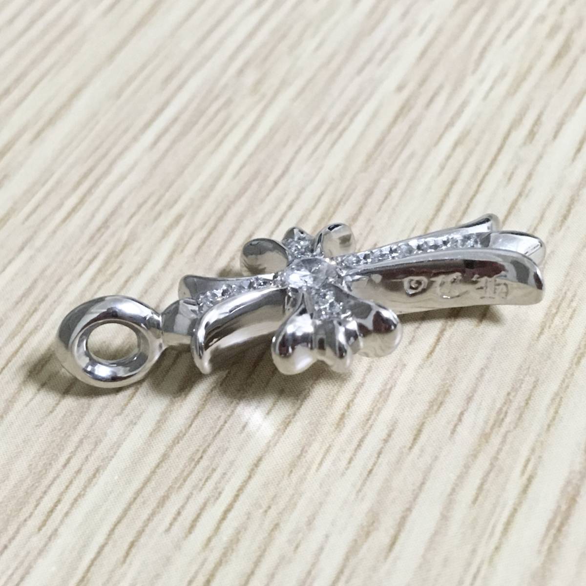 Chrome Hearts クロムハーツ タイニー ファット クロス パヴェダイヤ 