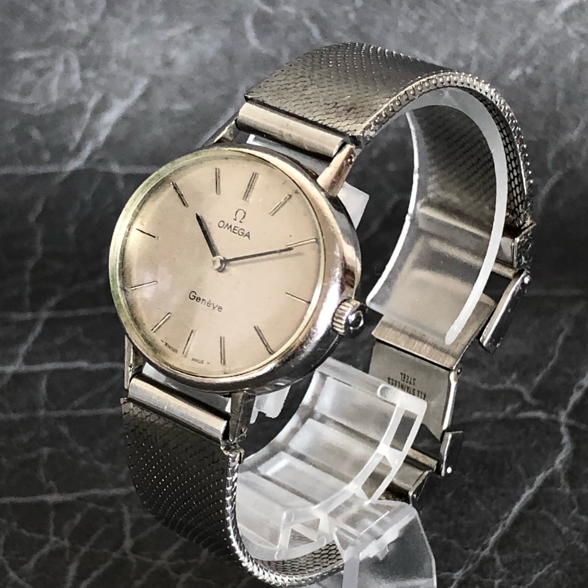 OMEGA オメガ ジュネーブ オーバル 腕時計 シルバーカラー 手巻き 稼働 
