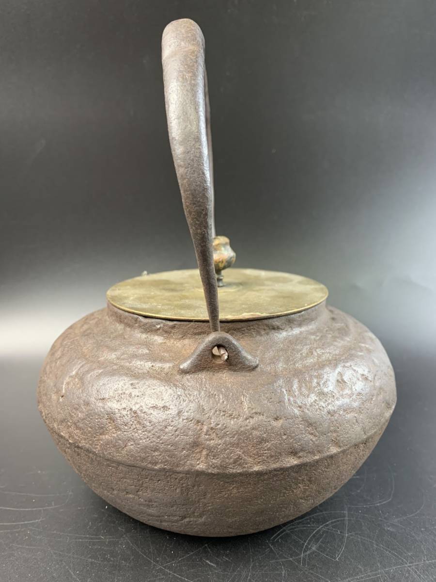 煎茶道具 古作 時代物 鉄瓶 釜師 雲色堂造 銅蓋 湯沸 鉄瓶 煎茶道具 釜師 銅蓋 時代 加藤 鉄蓋 手取釜形 霰紋