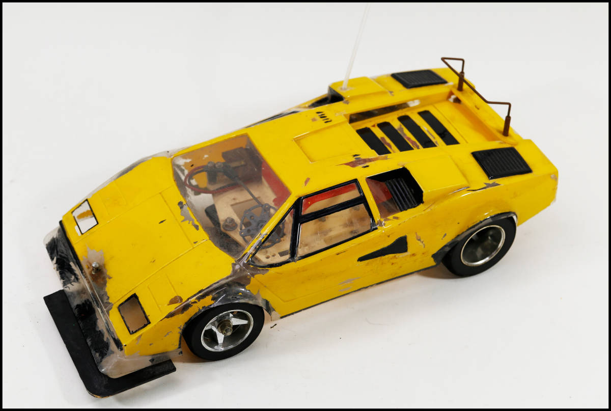 新作，人気 ○懐かしいランボルギーニ カウンタック LP400 イエロー 