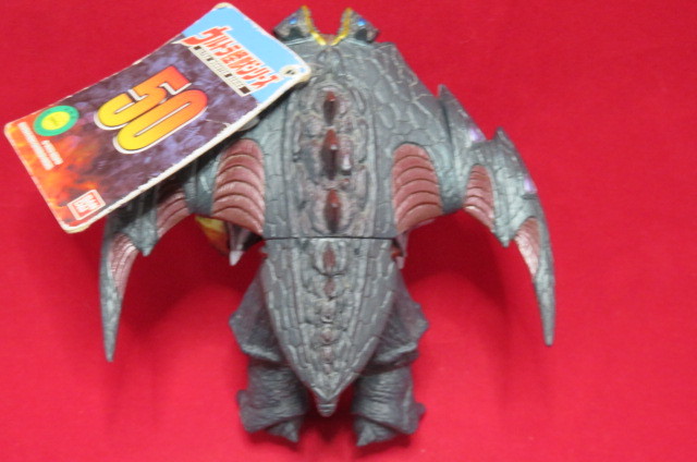タグ付き カイザードビシ ウルトラマンガイア 怪獣 2つ折りタグ版 2002