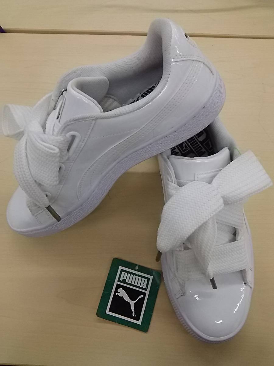 人気定番，格安 数回使用 プーマ PUMA スニーカー 25cm レディース ホワイト白 エナメル 太リボン タグ付 バスケットハート パテント 363073-02(25.0cm)｜売買されたオークション情報、yahooの商品情報をアーカイブ 25.0cm
