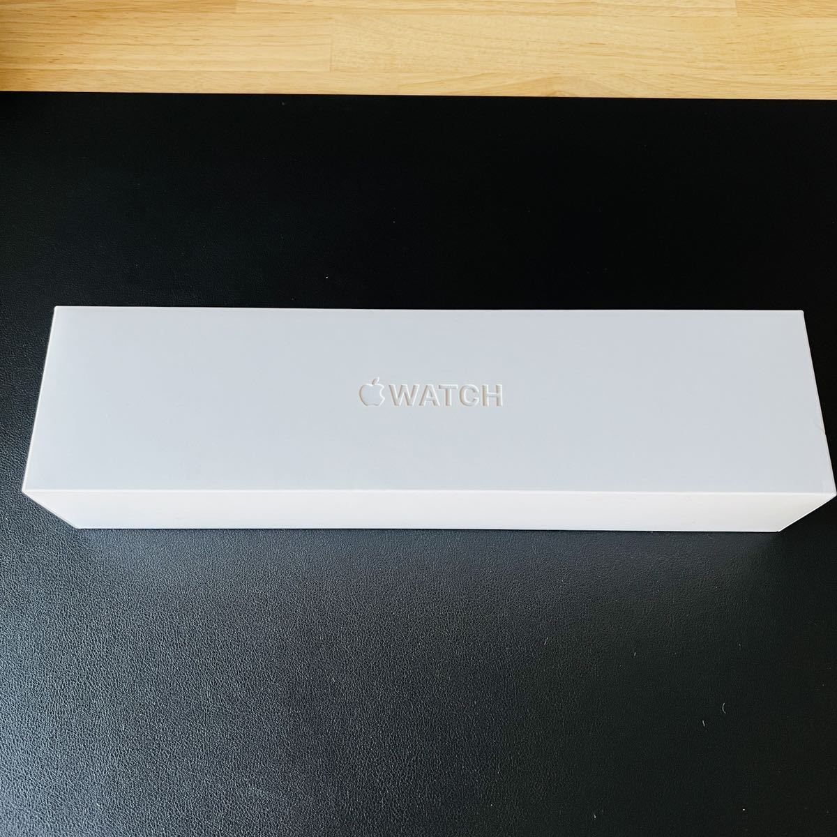 Apple Watch Series 4（GPS + Cellularモデル）- 40mm スペースブラックステンレススチールケースとブラックスポーツバンド MTVL2J/A