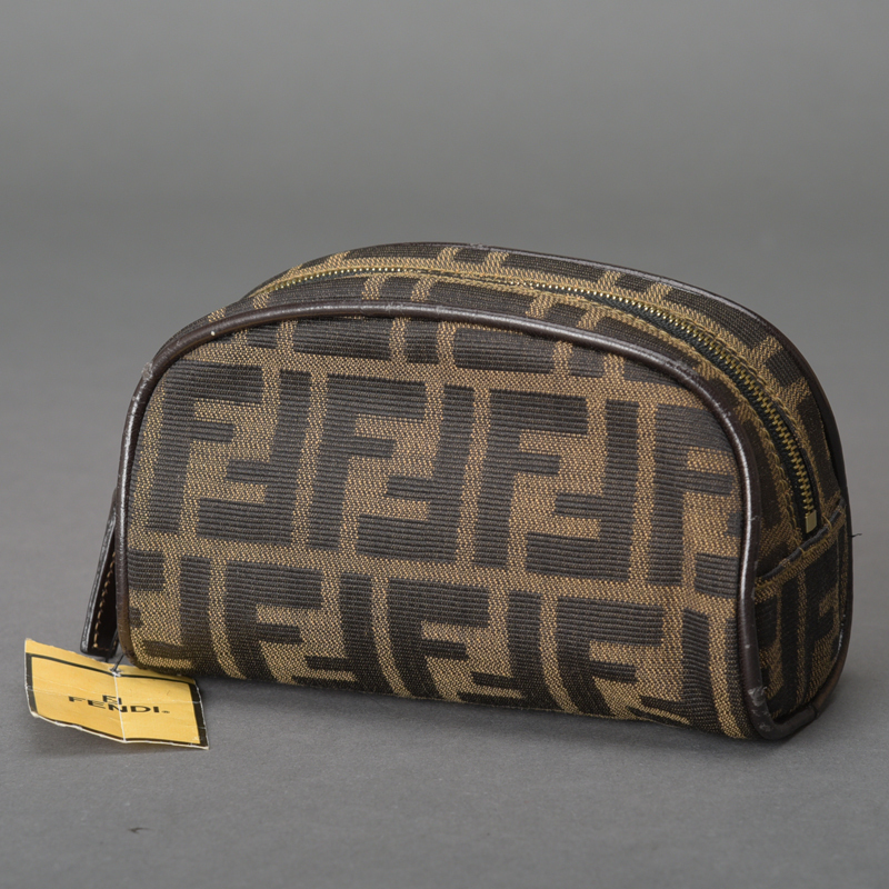 未使用 極美品 FENDI フェンディ ズッカ ポーチ バニティバッグ コスメ