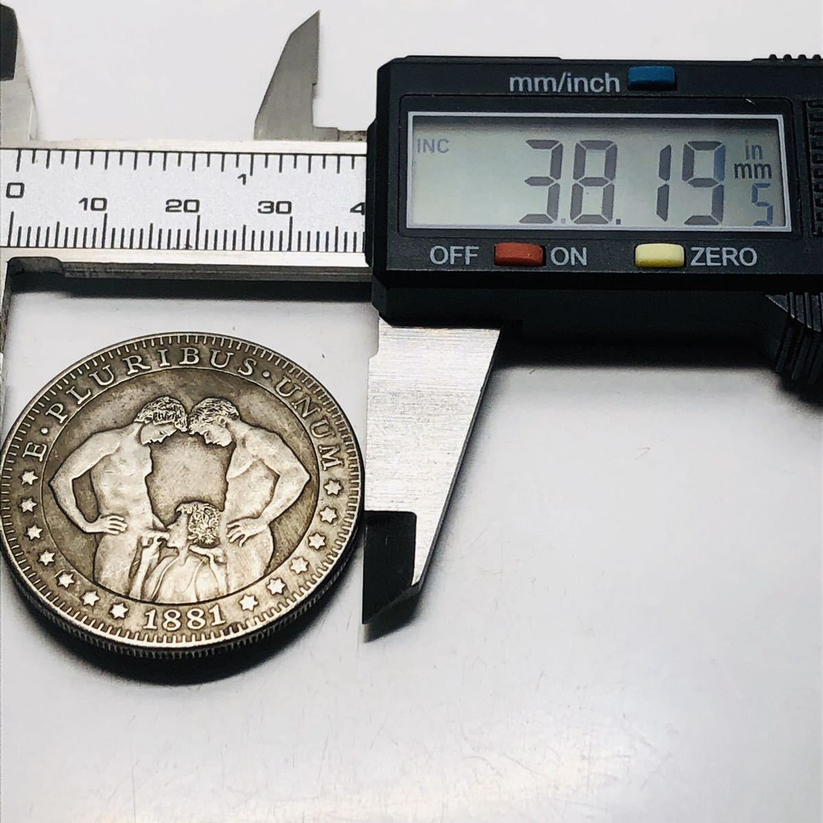 外国硬貨 アメリカ合衆国 ルンペン記念幣 モルガンuc57大型銀貨 22g(北