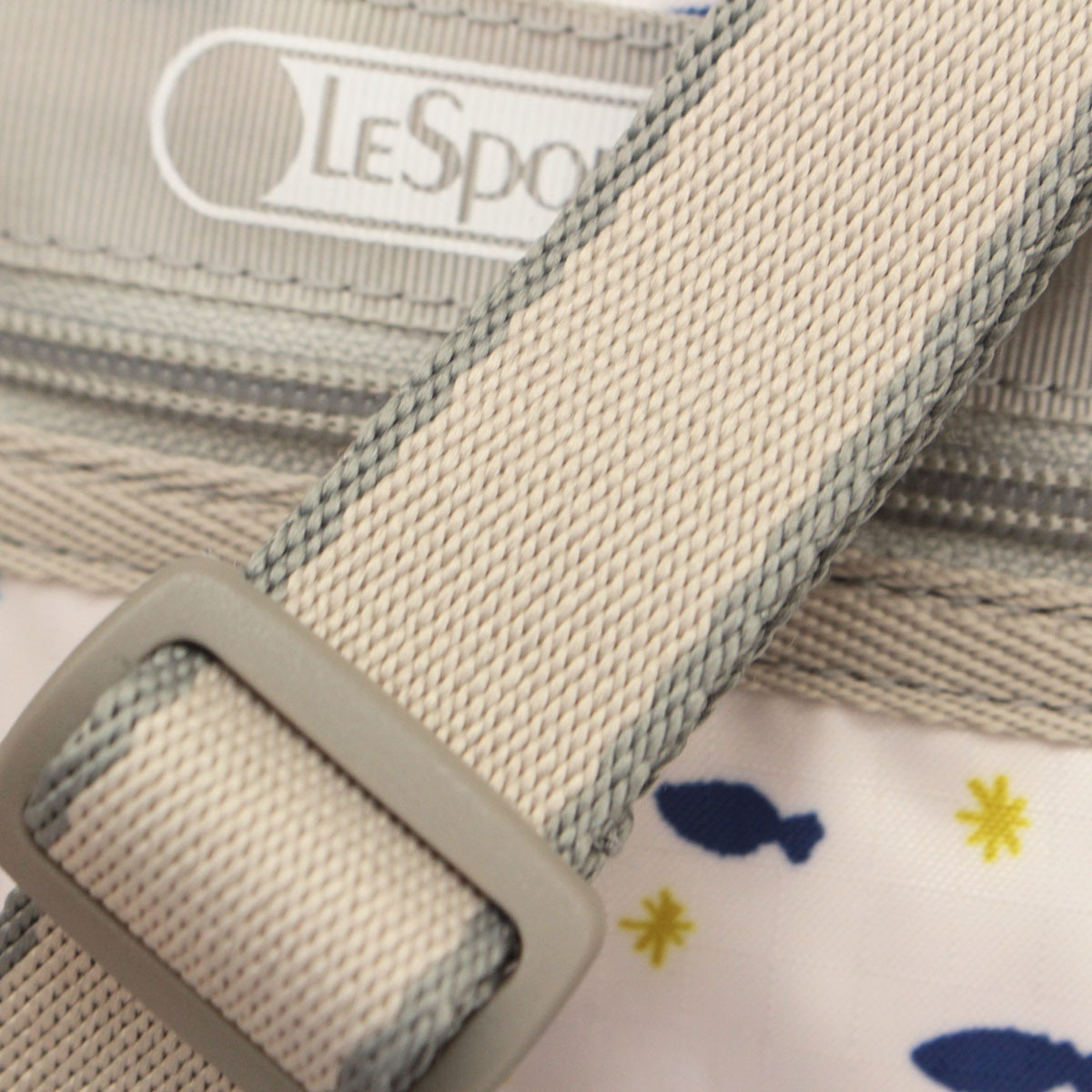 良好◇LeSportsac レスポートサック ペンギン＆魚柄 ポーチ付き 