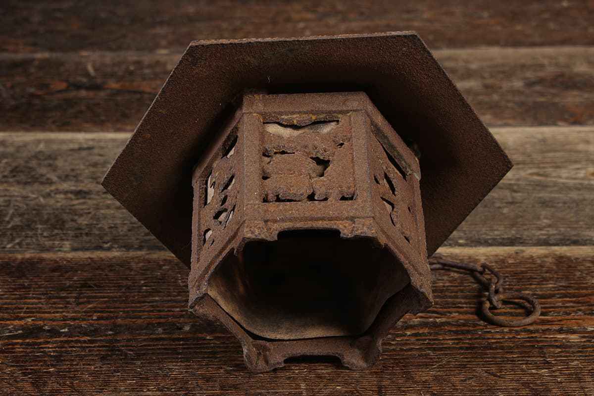 AZ778 古鉄花唐草透四方形吊灯籠・鉄四方吊灯篭・釣灯篭・鐵