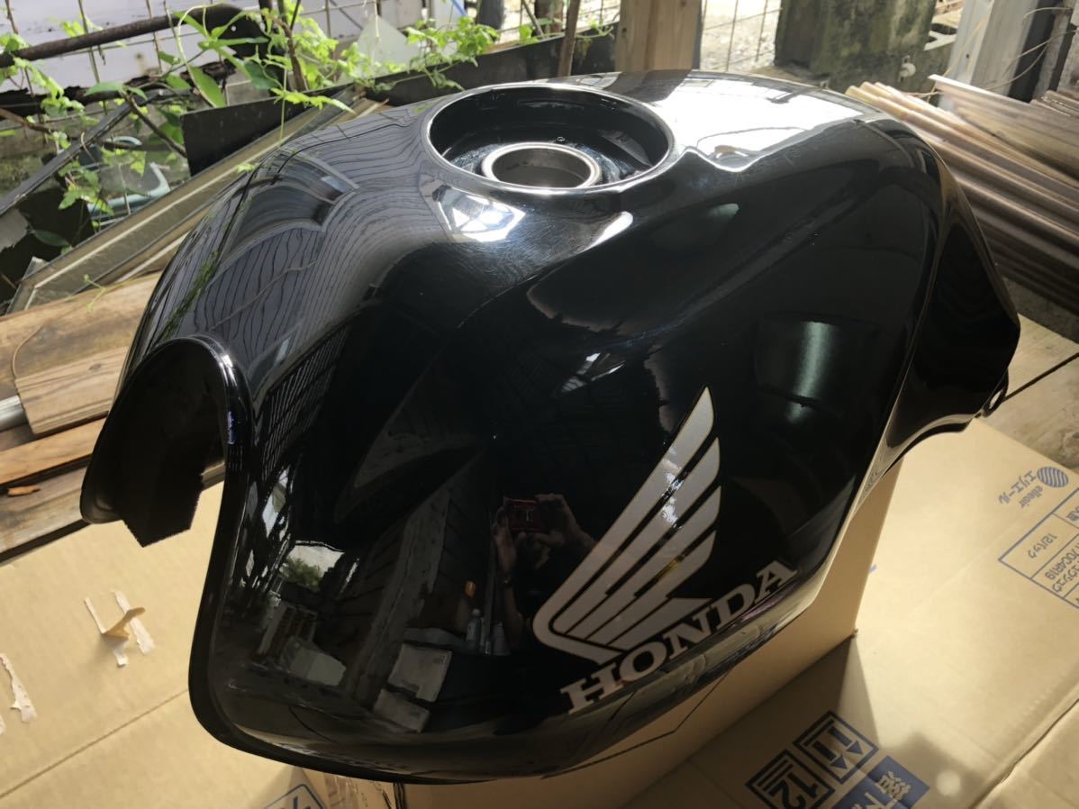 CB400SF NC39 タンク スペック1 売約済み】CB400SFのフューエルタンクが入荷しました。 | バイクパーツ