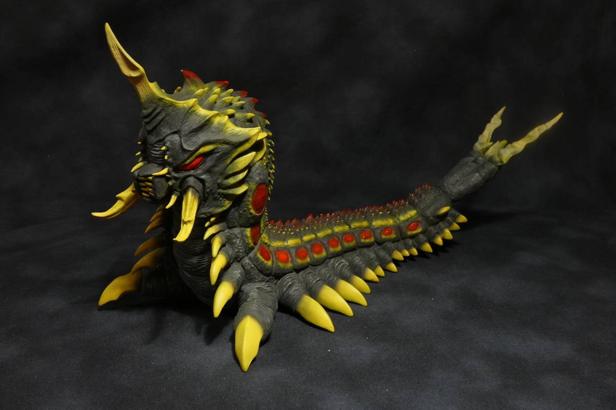 洋堂 バドラ幼虫・モスラ幼虫セット ソフビフィギア ガレージキット