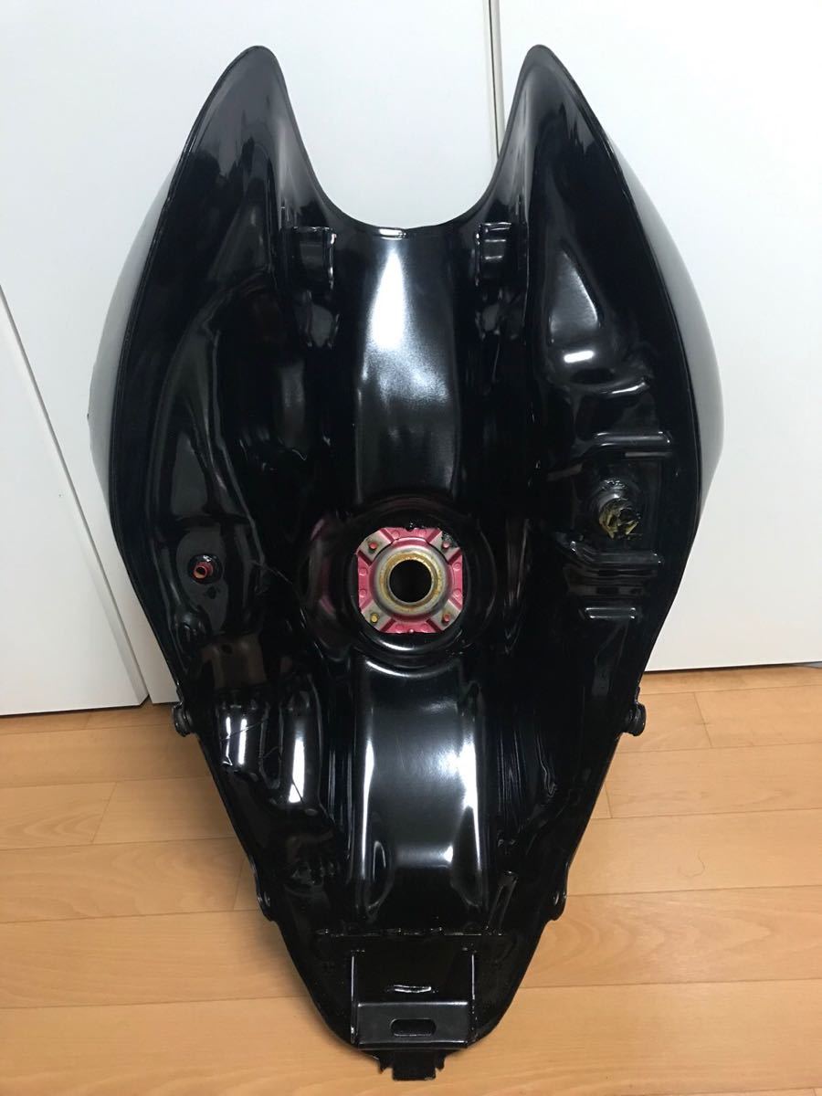 ホンダ　ホーネット 250 燃料タンク（燃料計ありの後期モデル）