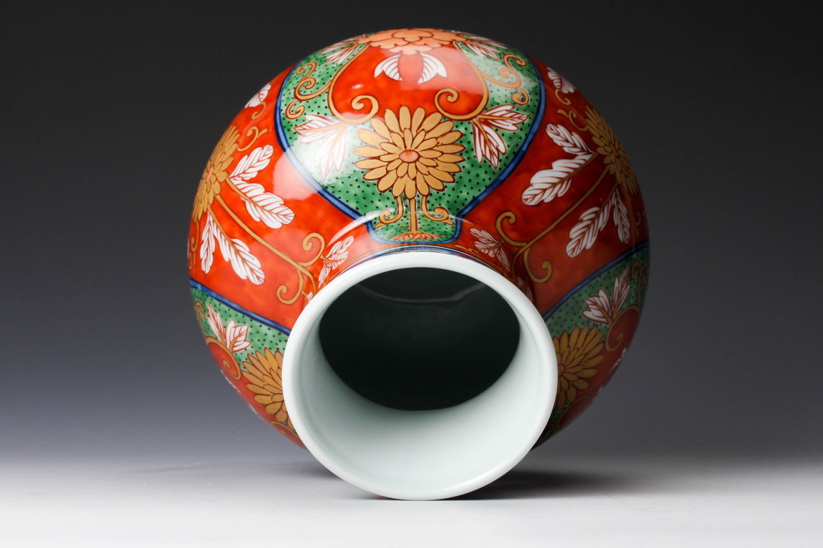 佳香】館林源右衛門 赤濃菊絵花瓶 共箱 本物保証(鍋島様式)｜売買され 