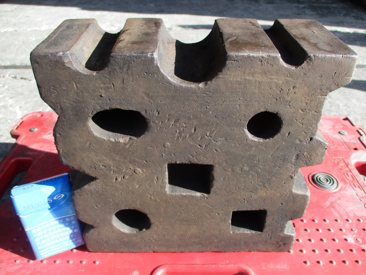 大型 ツノ付き 角付き アンビル 重さ約68 角型 作業台 ハンマー台 金床