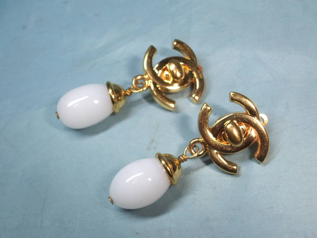シャネル 金色 イヤリング ユーズド 美品!!