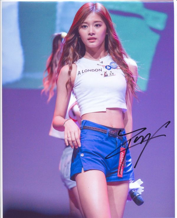 ツウィ Twice 直筆サイン写真 証明書coa 80 サイン 売買されたオークション情報 Yahooの商品情報をアーカイブ公開 オークファン Aucfan Com