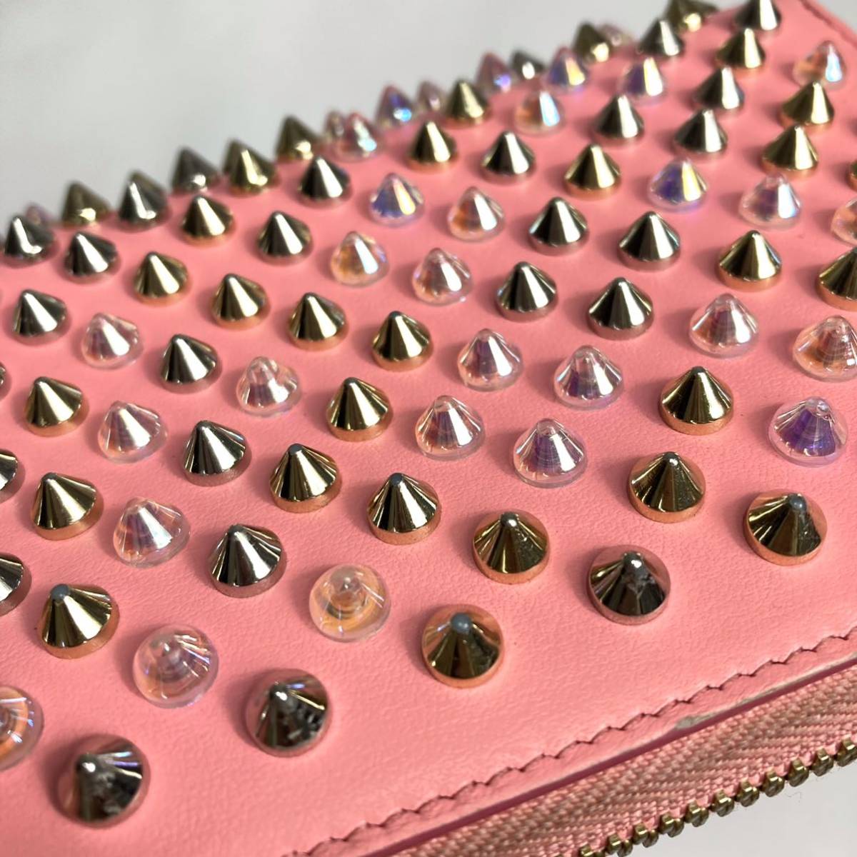 クリスチャンルブタン オーロラスタッズ Louboutin 長財布 レディース 