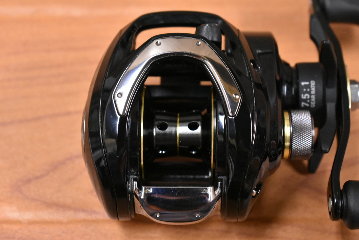 1スタ ダイワ バスx 80sh 右 ギア比 7 5 Daiwa Bass X ベイトリール バス ロックフィッシュ 等に Kkr O1 ダイワ 売買されたオークション情報 Yahooの商品情報をアーカイブ公開 オークファン Aucfan Com