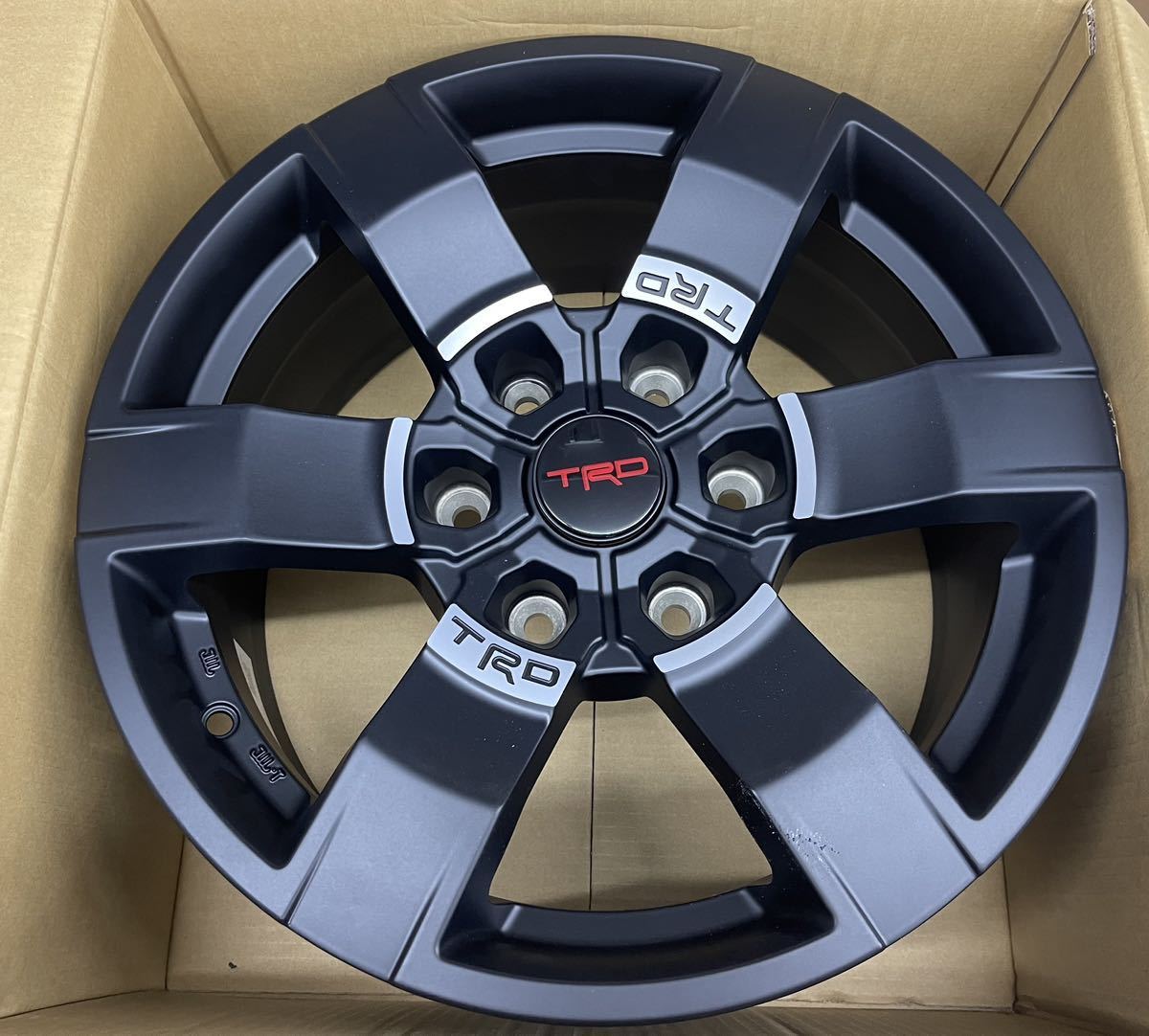 送料無料 TRDマットブラック 17インチ 8J+25 139.7 6穴 TRD Asia 正規