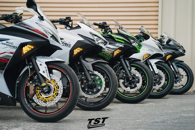 日本未発売 ! TST Industries ZX-25R NEXUS フロント LED ウィンカー 