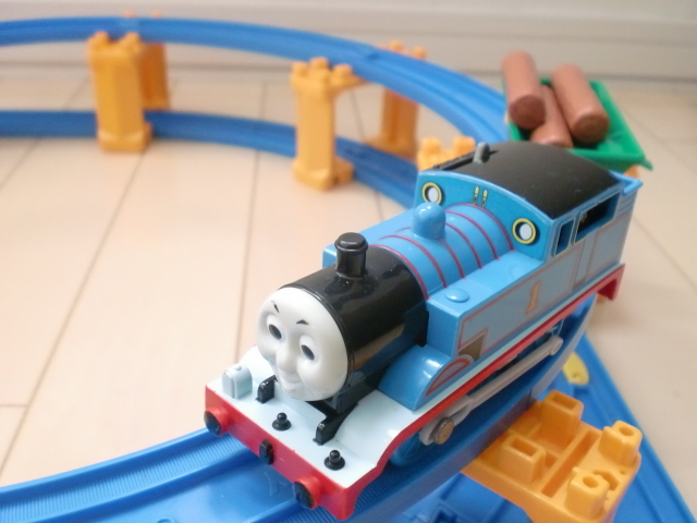 プラレール トーマス バッシュの丸太つみおろしセット トーマス車両 難あり 現状品 セット 売買されたオークション情報 Yahooの商品情報をアーカイブ公開 オークファン Aucfan Com