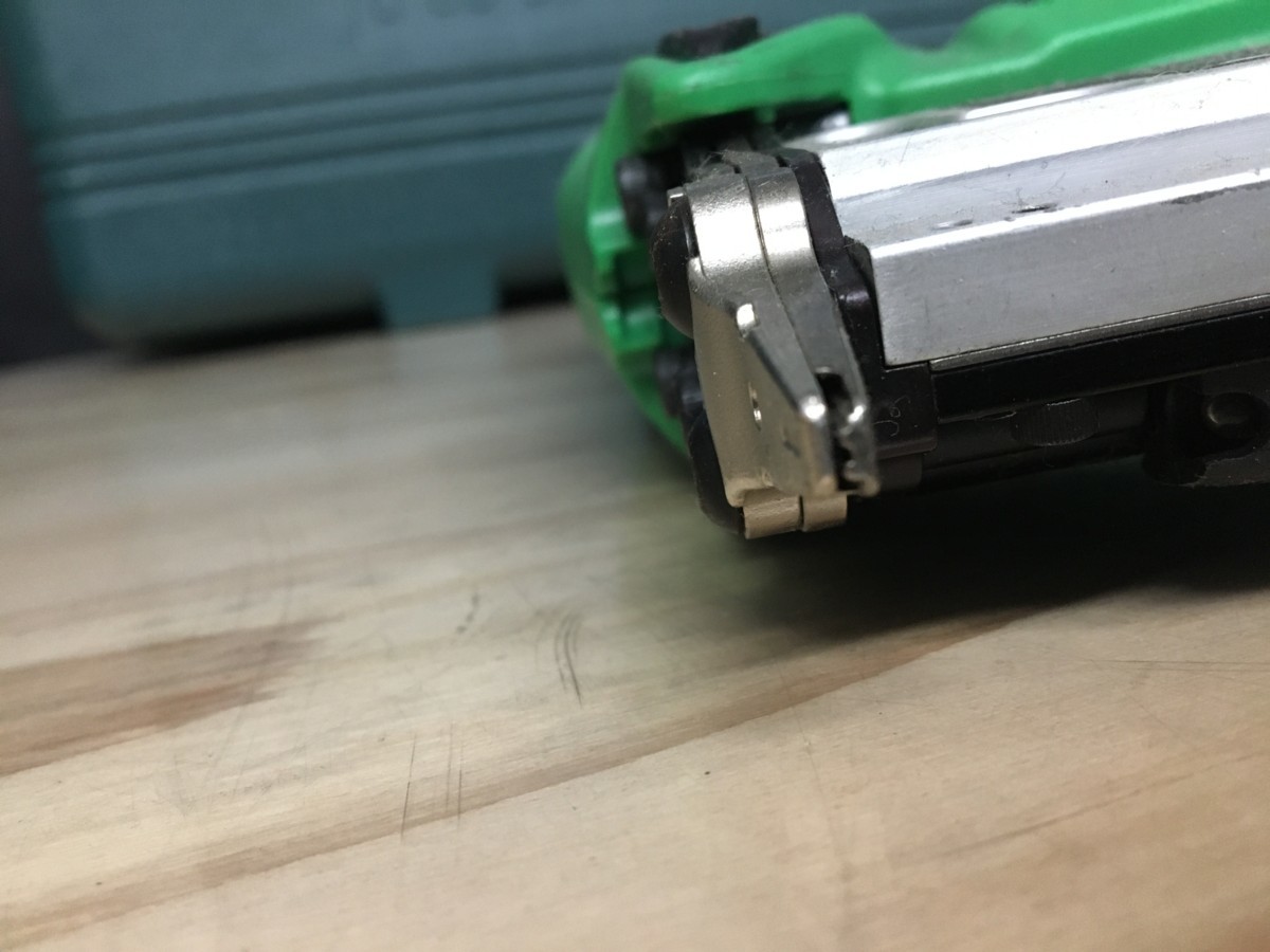 【中古美品】【長期保管品】日立工機 充電式ピン釘打ち機 NP14DSL 本体のみ　/　ITTXNTB03TBA　● 日立工機 コードレスピン釘打機 NP14DSL : HiKOKI(ハイコーキ) 電動工具セット