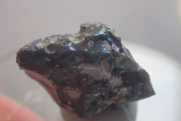 虹色黒曜石 七色黒曜石 新産 日本発上陸 イリデッセンスオブシディアン 黒曜石 レインボースノーフレークオブシディアン 原石 売買されたオークション情報 Yahooの商品情報をアーカイブ公開 オークファン Aucfan Com