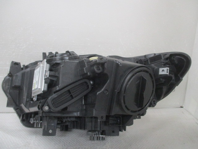 人気定番，お得 324689 BMW1シリーズ 1A16 F20 右ヘッドライト 前期