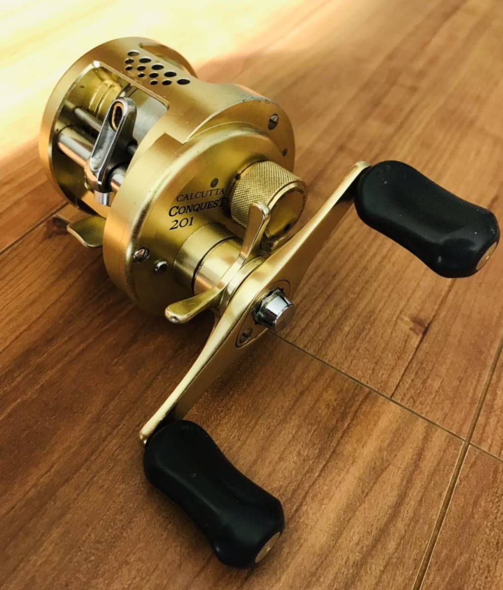 人気 シマノカルカッタコンクエスト201 左ハンドル 日本製 SHIMANO