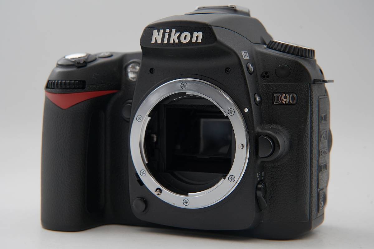 良品 】 ニコン NIKON D90 シャッター回数約4600回 デジタル 一眼