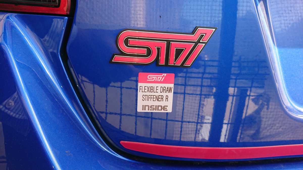 新型WRX STI フレキシブルドロースティフナーリヤ ステッカー WRX VAG 
