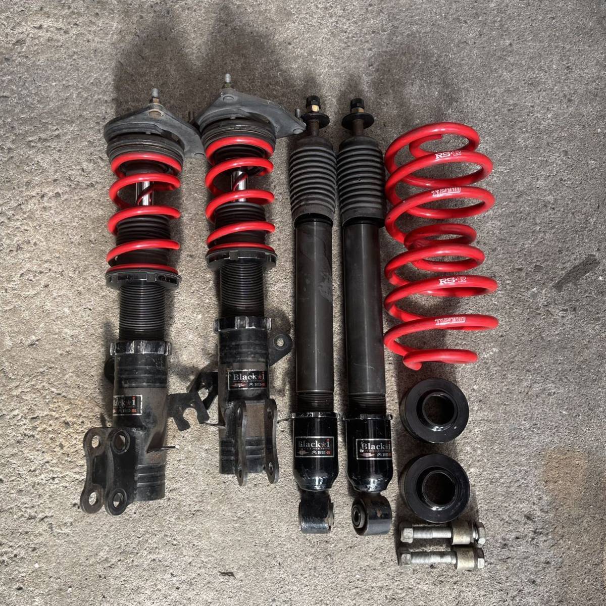 Z12 キューブ 車高調 Rsr Black I キャンバーボルト付き サスペンションキット 一式 売買されたオークション情報 Yahooの商品情報をアーカイブ公開 オークファン Aucfan Com