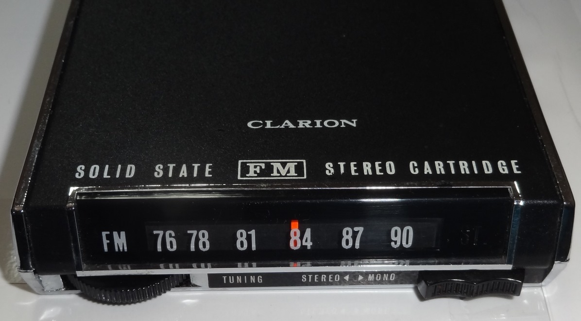 8トラ用 カートリッジ FM ラジオ チューナー LA-301 CLARION 
