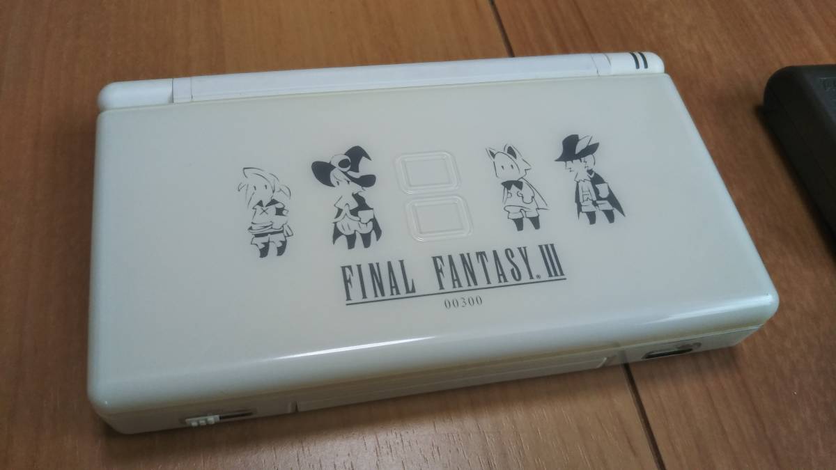 ニンテンドーDS lite 本体 ファイナルファンタジーⅢ クリスタル