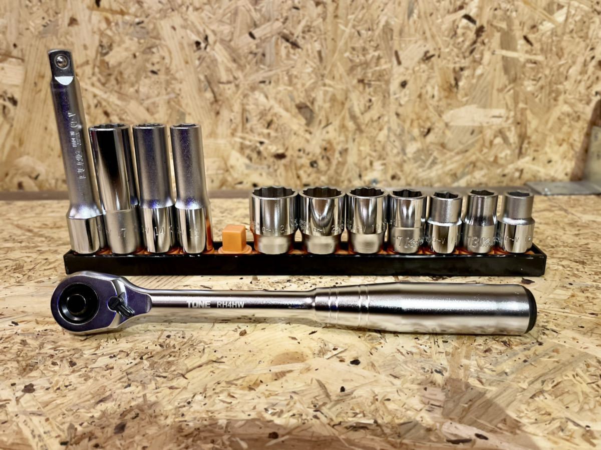 1/2 12.7sq ラチェットハンドル＋レール付ソケットセット TONE RH4HW 