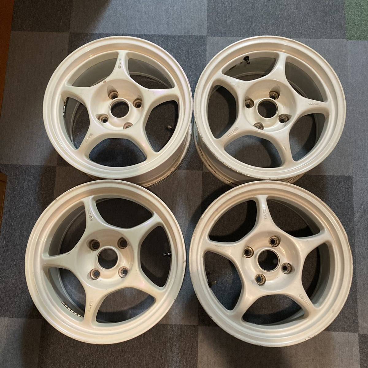 でのお買い物をお楽しみください エンケイ ENKEI RP01 16インチ 4穴 8J 