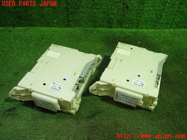 1UPJ-79316743]アルファード(GGH20W)ヒューズボックス3 中古