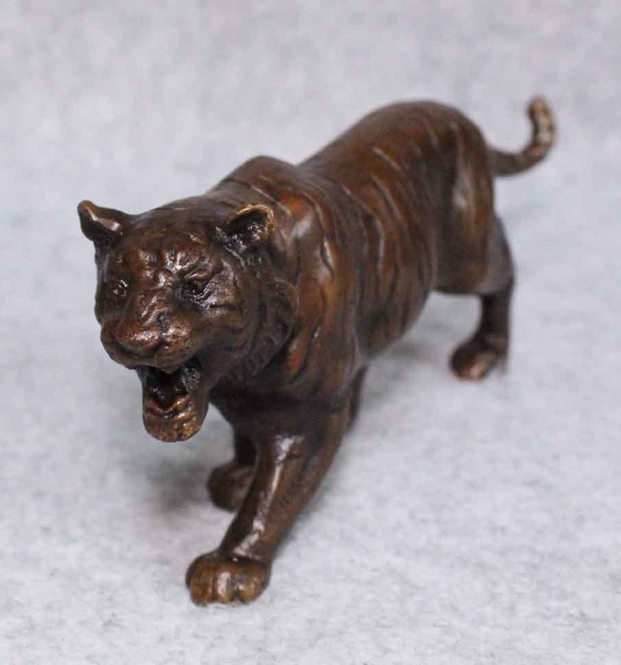 金属工芸□虎 置物 ブロンズ像 曙光□鋳銅 竹中 正晴 造 木箱 トラ