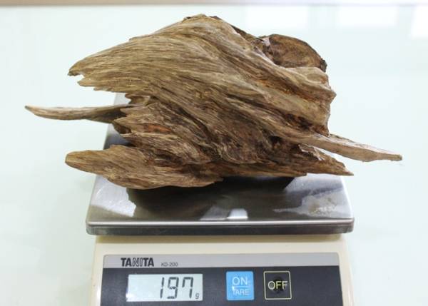 沈香ハウス★高級沈香の深い香り開運香197gベトナム産★100%天然