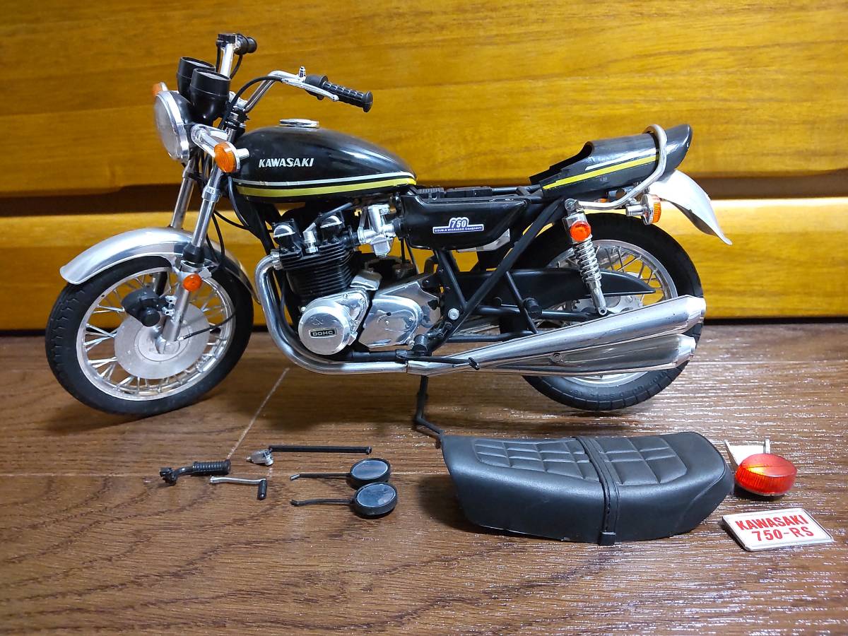 KAWASAKI 650 W1S （GUNZESANGYO HIGH-TECH MODEL 1/12 SCALE)