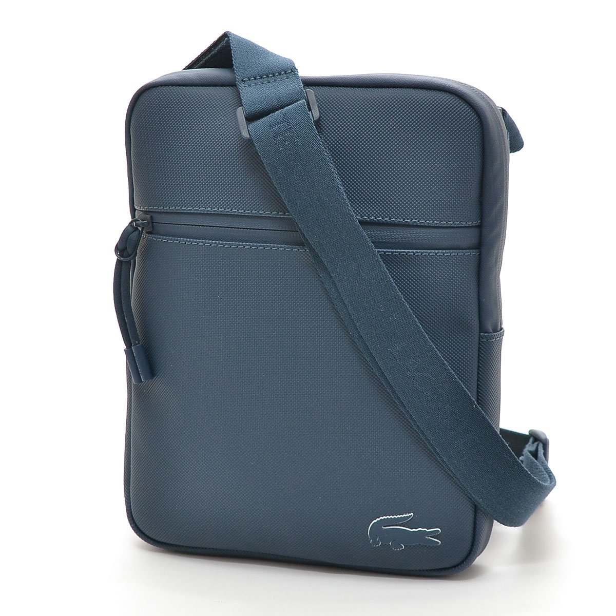 4213 Lacoste ラコステ 防水コーティングショルダーバッグ メンズ ブルー系 ラコステ 売買されたオークション情報 Yahooの商品情報をアーカイブ公開 オークファン Aucfan Com