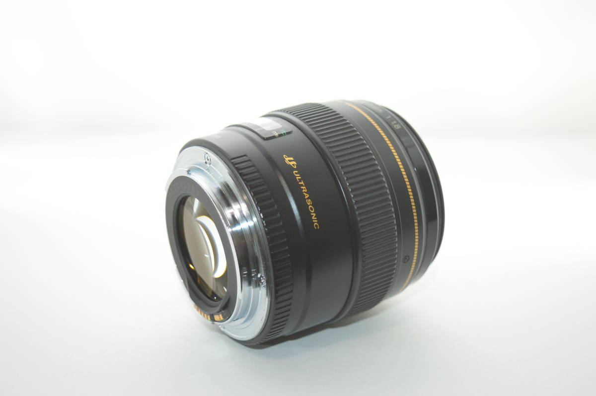 Canon 85mm USM #4233 ☆並品☆Canon usmの中古品・新品 ★並品★ CANON キャノン EF 85ｍｍ F1.8 USM