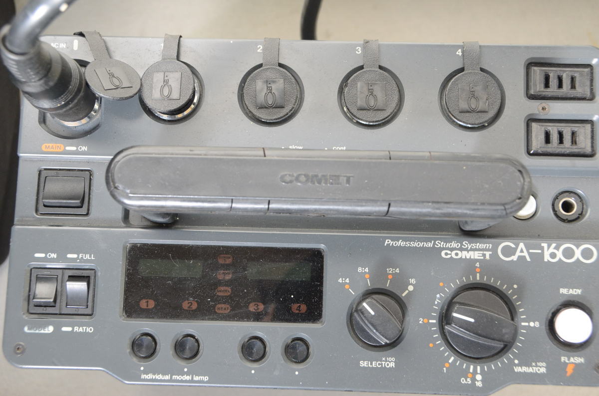 中古 ストロボ 】COMET コメット プロフェッショナル CA-1600 CA-32H 2 
