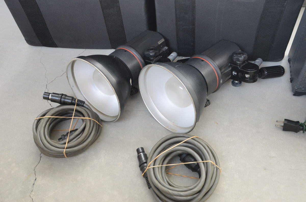 中古 ストロボ 】COMET コメット プロフェッショナル CA-1600 CA-32H 2 