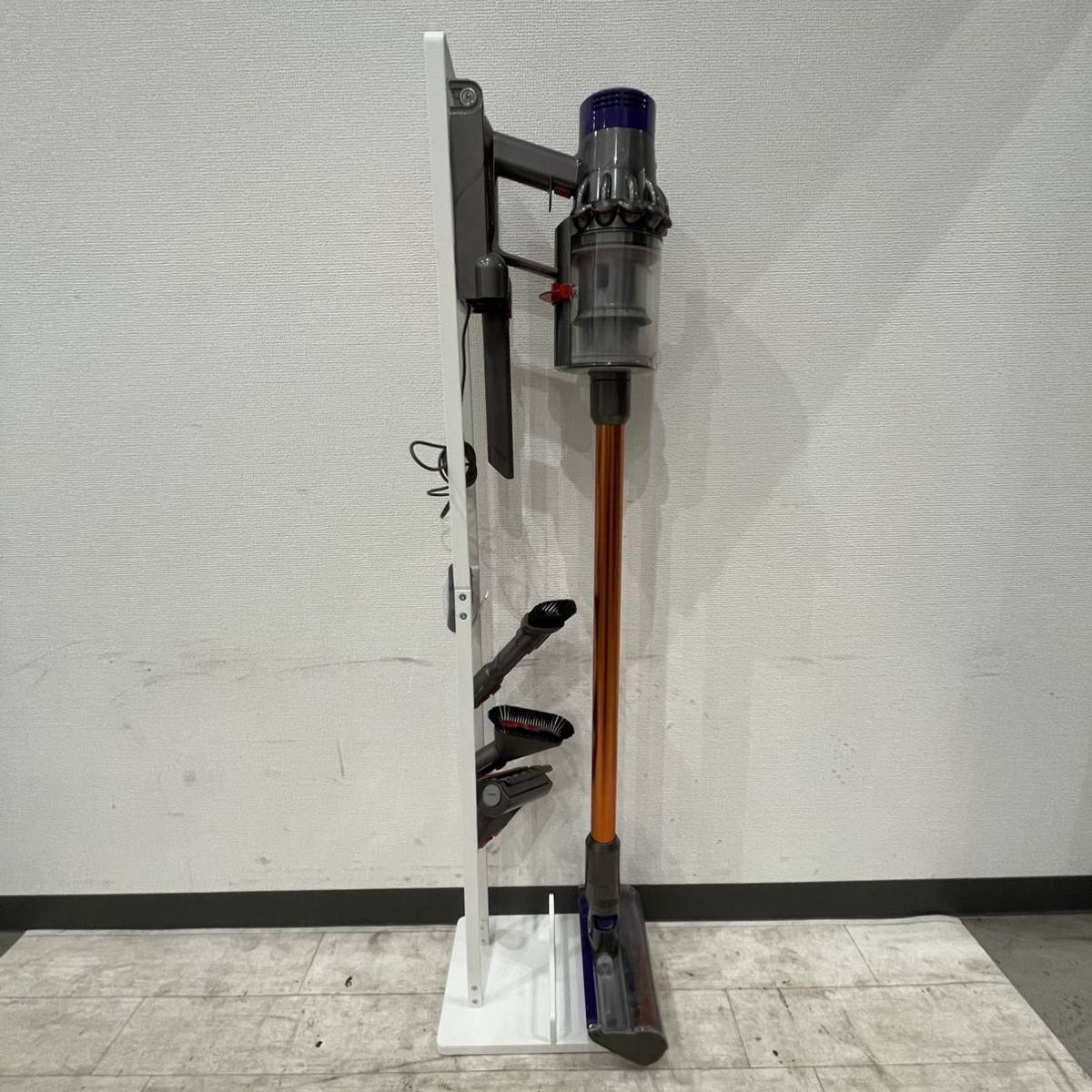 Dyson ダイソン SV12コードレスクリーナー 【動作確認済み】 中古品 