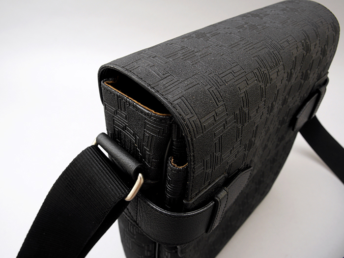 ほぼ未使用】 dunhill ダンヒル D8 ディーエイト ショルダーバッグ