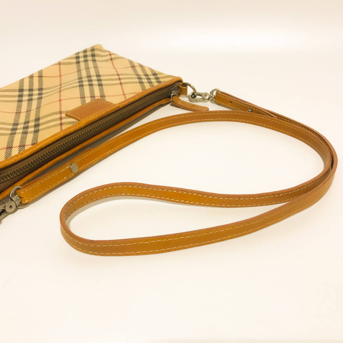 ☆1円スタート☆BURBERRY バーバリー ノバチェック ショルダーバッグ