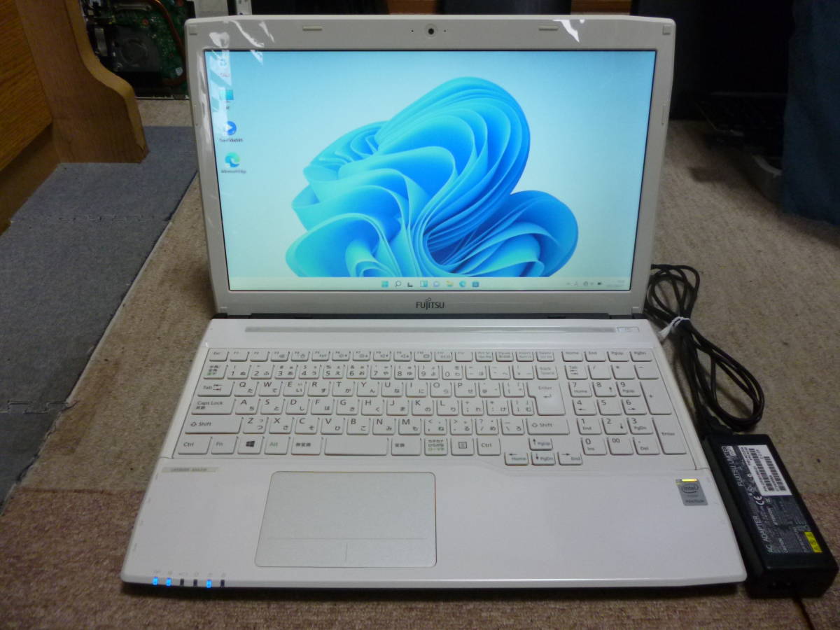 富士通 FMV LIFEBOOK AH42/S【Pentium 3558U 1.7GHz】 【Windows11 