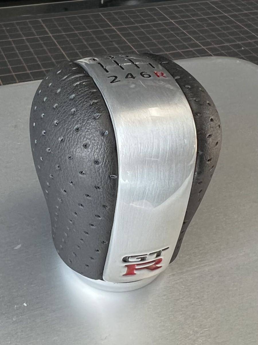 BNR34 シフトノブ パンチングレザー 鏡面加工 BNR34 シフトノブ パンチングレザー 鏡面加工