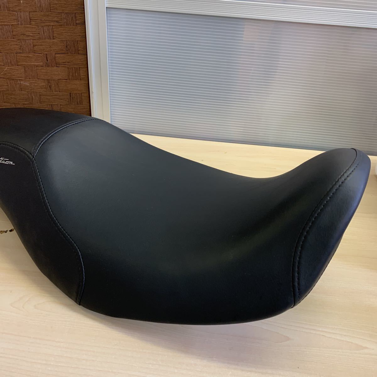 中古品】Harley-Davidson 純正シート RDW-92/61-0067 ダイナ バッド 