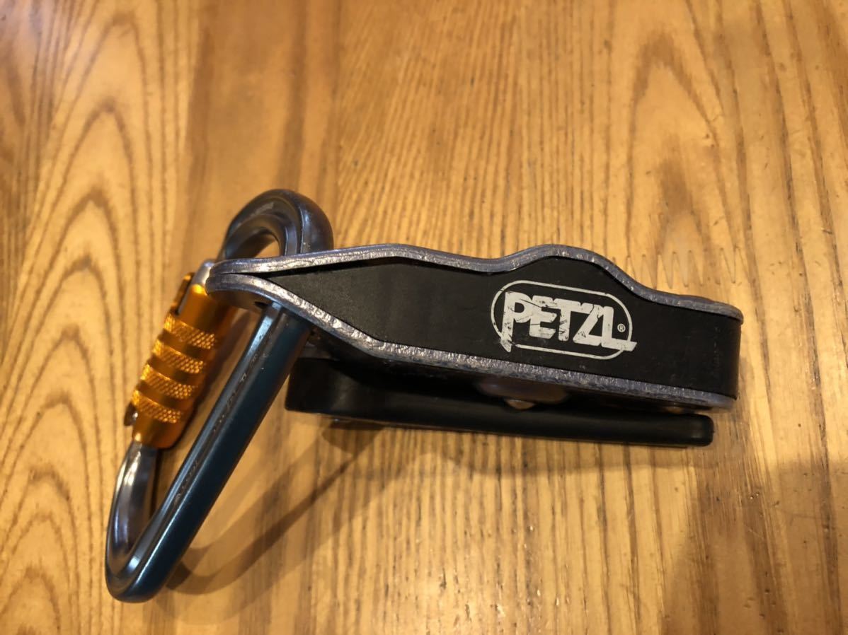 PETZL グリグリ　PETZLカラビナ付き_2